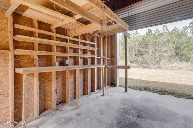 5551 Carter Road, Ocean Springs, MS 39564