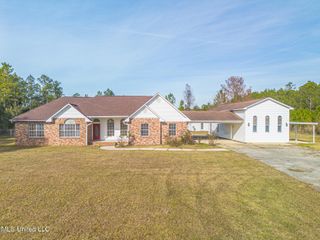 5551 Carter Road, Ocean Springs, MS 39564