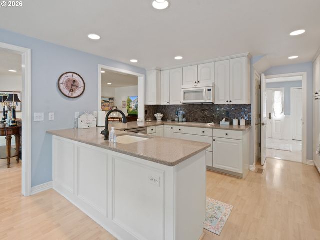 4081 ORCHARD Way, Lake Oswego, OR 97035