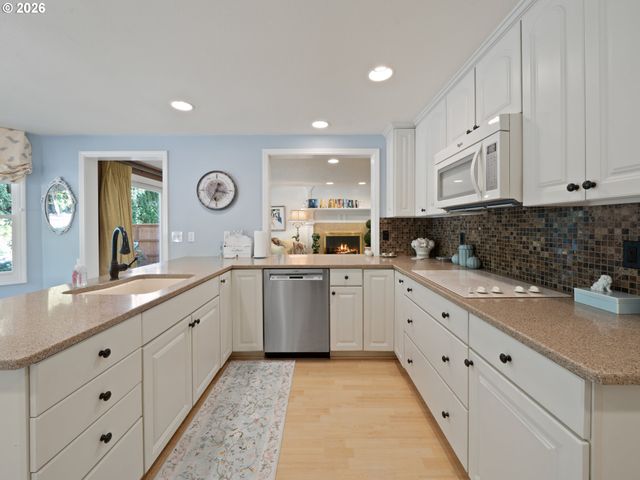 4081 ORCHARD Way, Lake Oswego, OR 97035