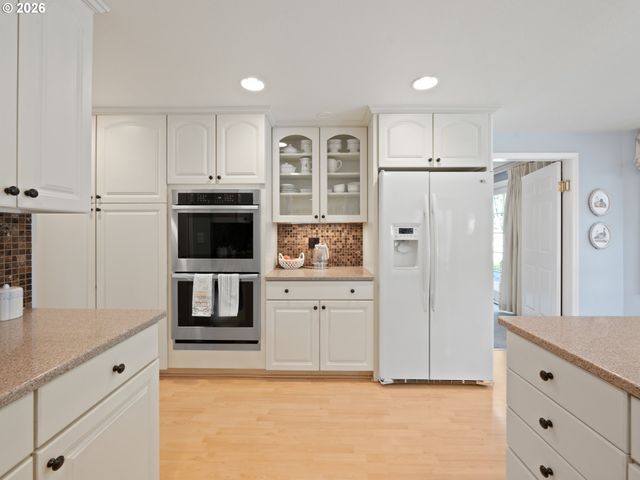 4081 ORCHARD Way, Lake Oswego, OR 97035
