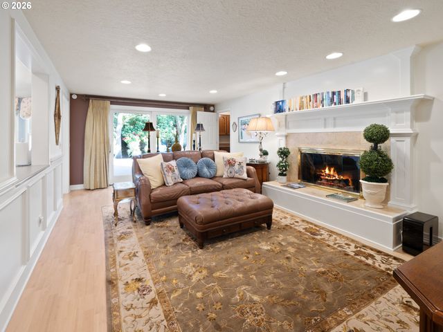 4081 ORCHARD Way, Lake Oswego, OR 97035