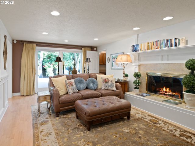 4081 ORCHARD Way, Lake Oswego, OR 97035
