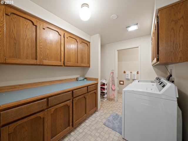 4081 ORCHARD Way, Lake Oswego, OR 97035