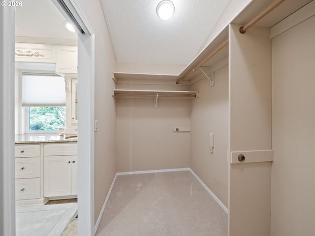 4081 ORCHARD Way, Lake Oswego, OR 97035