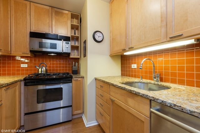 247 E CHESTNUT Street 404, Chicago, IL 60611