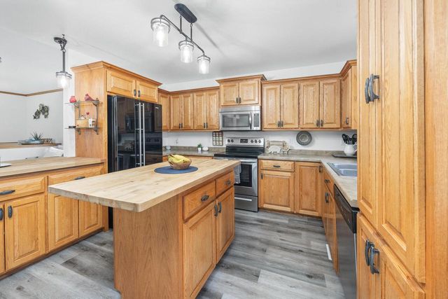 1300 Oak Tree COURT, Slinger, WI 53086