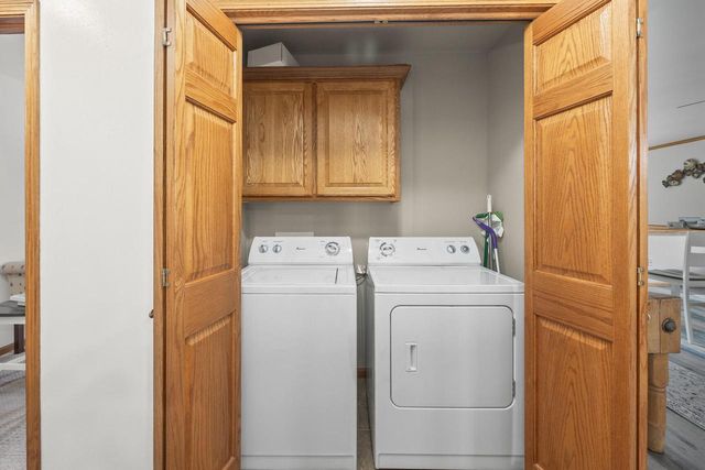 1300 Oak Tree COURT, Slinger, WI 53086