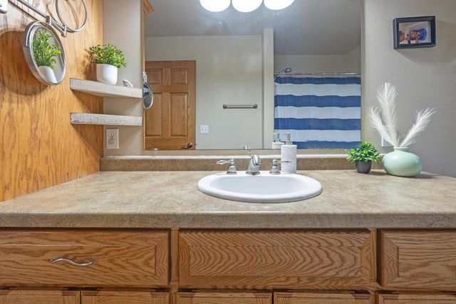 1300 Oak Tree COURT, Slinger, WI 53086