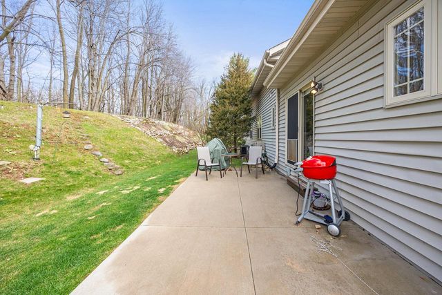 1300 Oak Tree COURT, Slinger, WI 53086