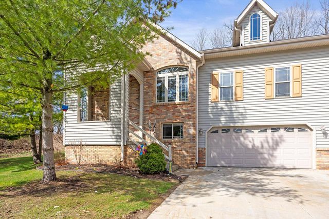 1300 Oak Tree COURT, Slinger, WI 53086