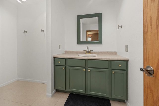 1300 Oak Tree COURT, Slinger, WI 53086