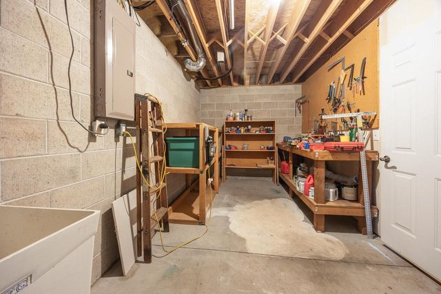 1300 Oak Tree COURT, Slinger, WI 53086