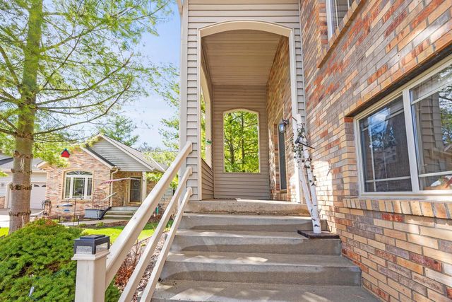1300 Oak Tree COURT, Slinger, WI 53086