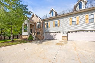 1300 Oak Tree COURT, Slinger, WI 53086