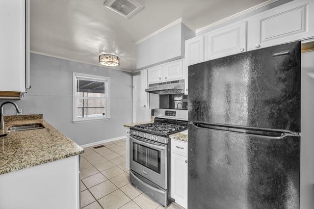 845 Exeter Road, Columbus, OH 43213