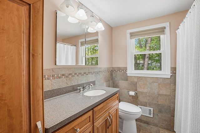 56 Yarmouth Rd, Norwood, MA 02062