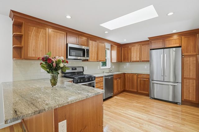 56 Yarmouth Rd, Norwood, MA 02062