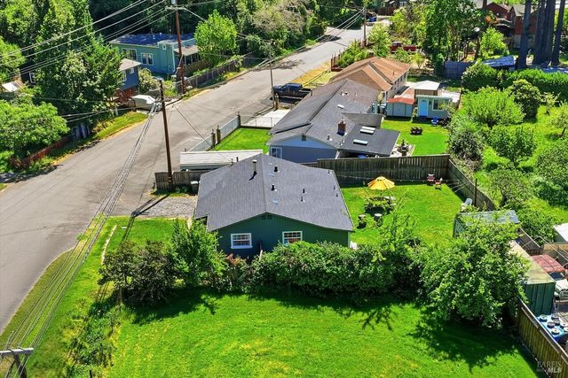 20550 Foothill Dr, Monte Rio, CA 95462