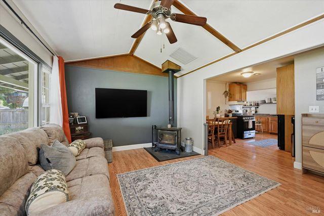 20550 Foothill Dr, Monte Rio, CA 95462