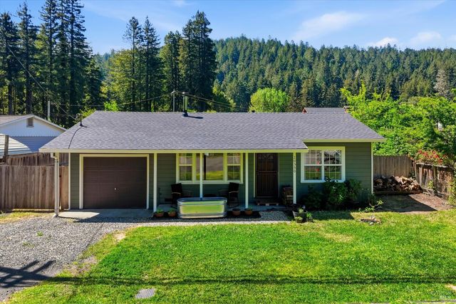 20550 Foothill Dr, Monte Rio, CA 95462