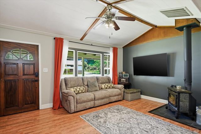 20550 Foothill Dr, Monte Rio, CA 95462