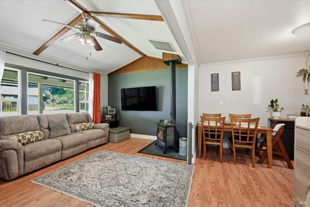 20550 Foothill Dr, Monte Rio, CA 95462