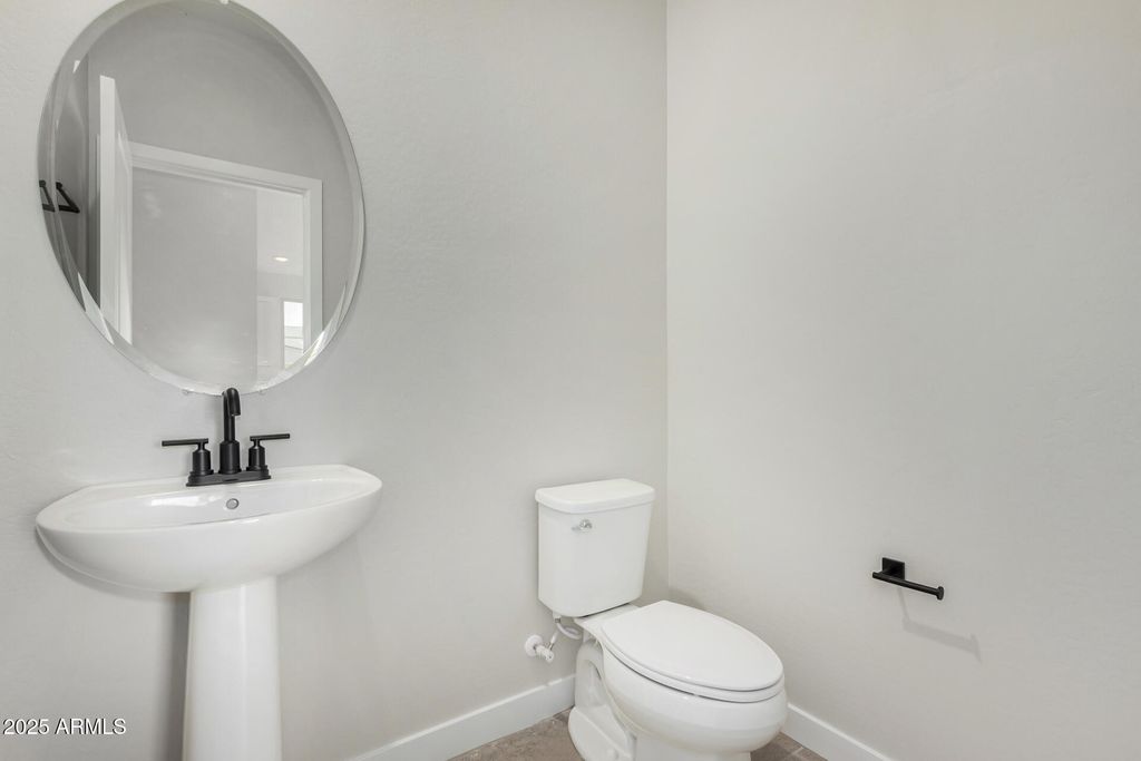 Image 13 of property listing at 15611 S 180TH Lane, Goodyear, AZ 85338