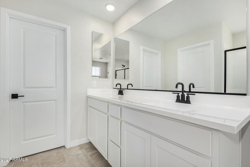 Image 18 of property listing at 15611 S 180TH Lane, Goodyear, AZ 85338