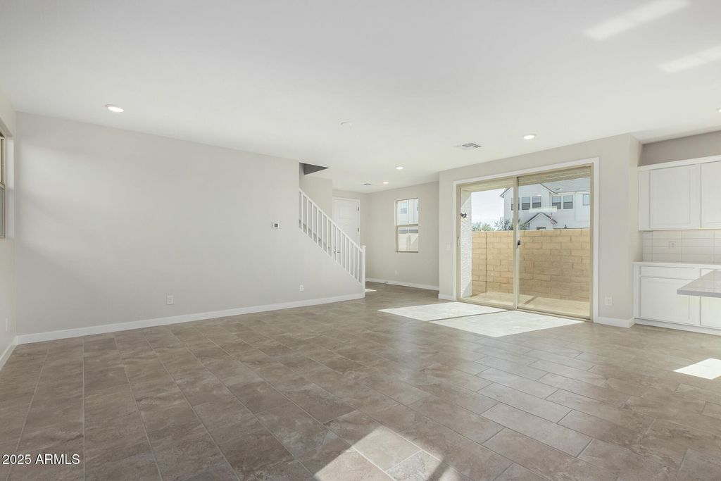 Image 8 of property listing at 15611 S 180TH Lane, Goodyear, AZ 85338