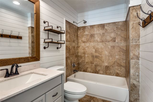 4102 Foxmoor Court, Arlington, TX 76016