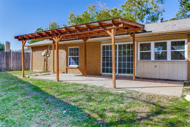 4102 Foxmoor Court, Arlington, TX 76016