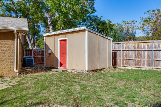 4102 Foxmoor Court, Arlington, TX 76016