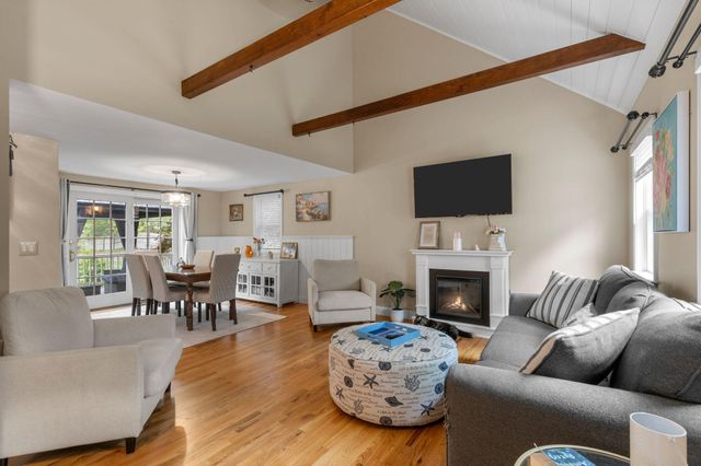 195 Knotty Pine Lane, Centerville, MA 02632