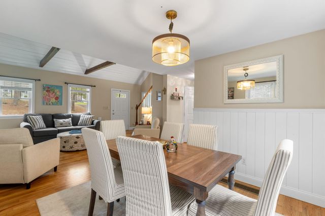 195 Knotty Pine Lane, Centerville, MA 02632