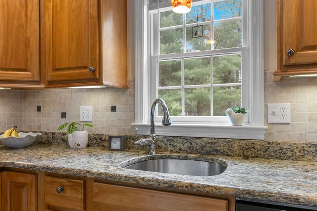 195 Knotty Pine Lane, Centerville, MA 02632