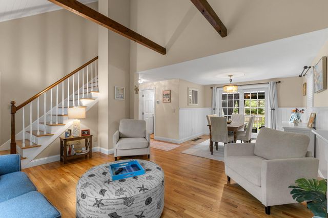 195 Knotty Pine Lane, Centerville, MA 02632