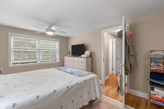 195 Knotty Pine Lane, Centerville, MA 02632
