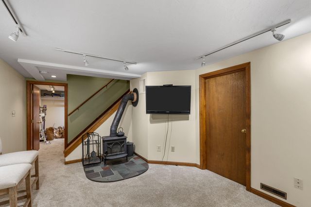 195 Knotty Pine Lane, Centerville, MA 02632