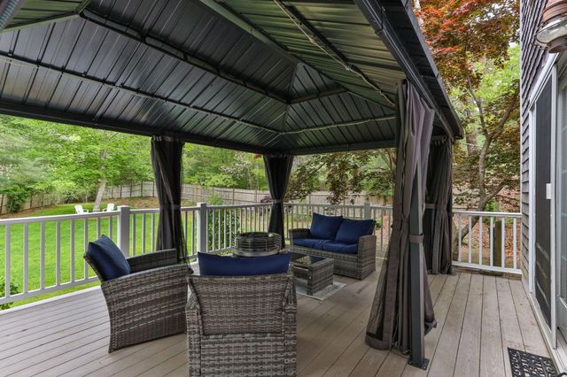 195 Knotty Pine Lane, Centerville, MA 02632