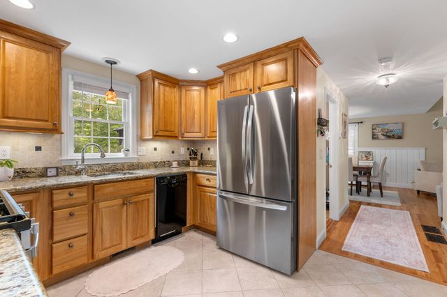 195 Knotty Pine Lane, Centerville, MA 02632