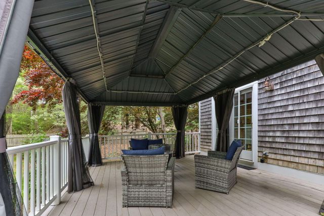 195 Knotty Pine Lane, Centerville, MA 02632