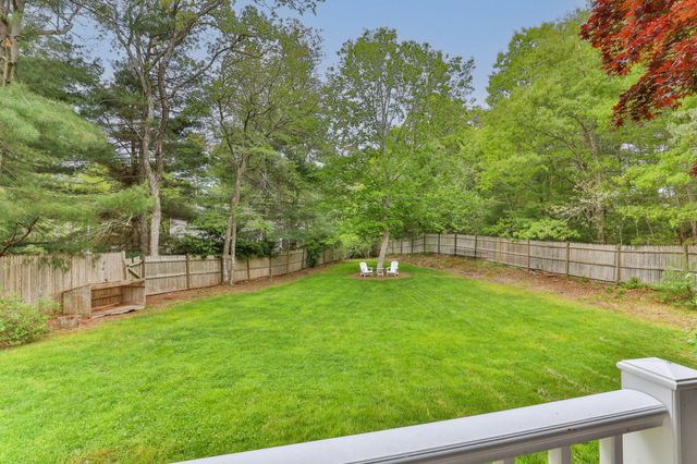 195 Knotty Pine Lane, Centerville, MA 02632