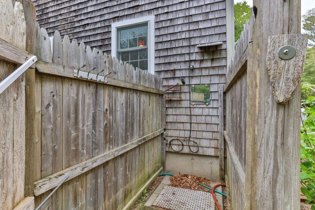 195 Knotty Pine Lane, Centerville, MA 02632