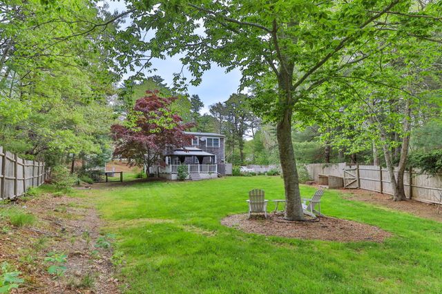 195 Knotty Pine Lane, Centerville, MA 02632