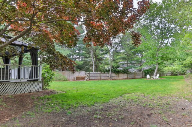 195 Knotty Pine Lane, Centerville, MA 02632