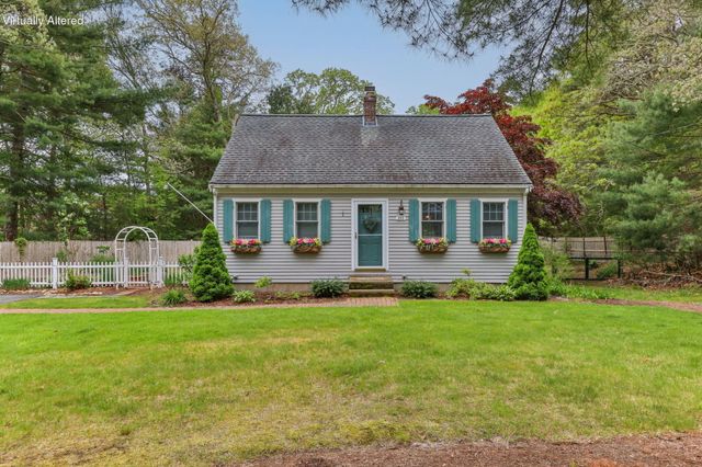 195 Knotty Pine Lane, Centerville, MA 02632