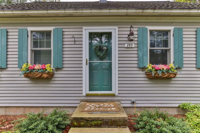 195 Knotty Pine Lane, Centerville, MA 02632