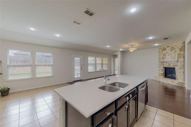 8100 Horseman Road, Fort Worth, TX 76131