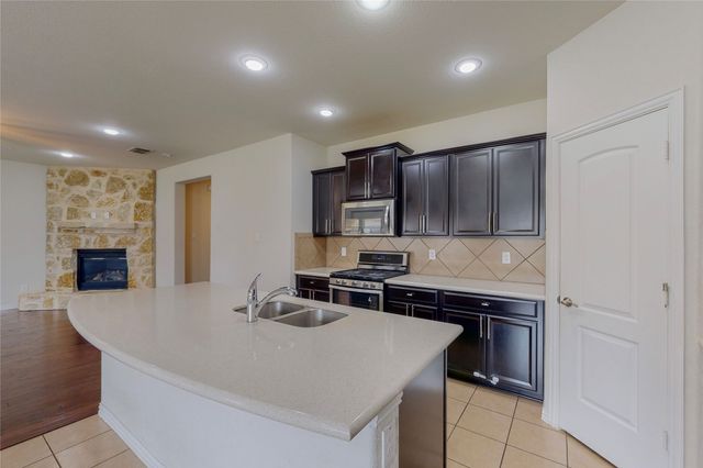 8100 Horseman Road, Fort Worth, TX 76131